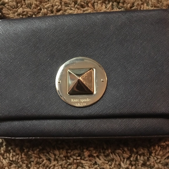 SOLD Authentic Kate Spade Crossbody turn lock purse - Picture 2 of 8